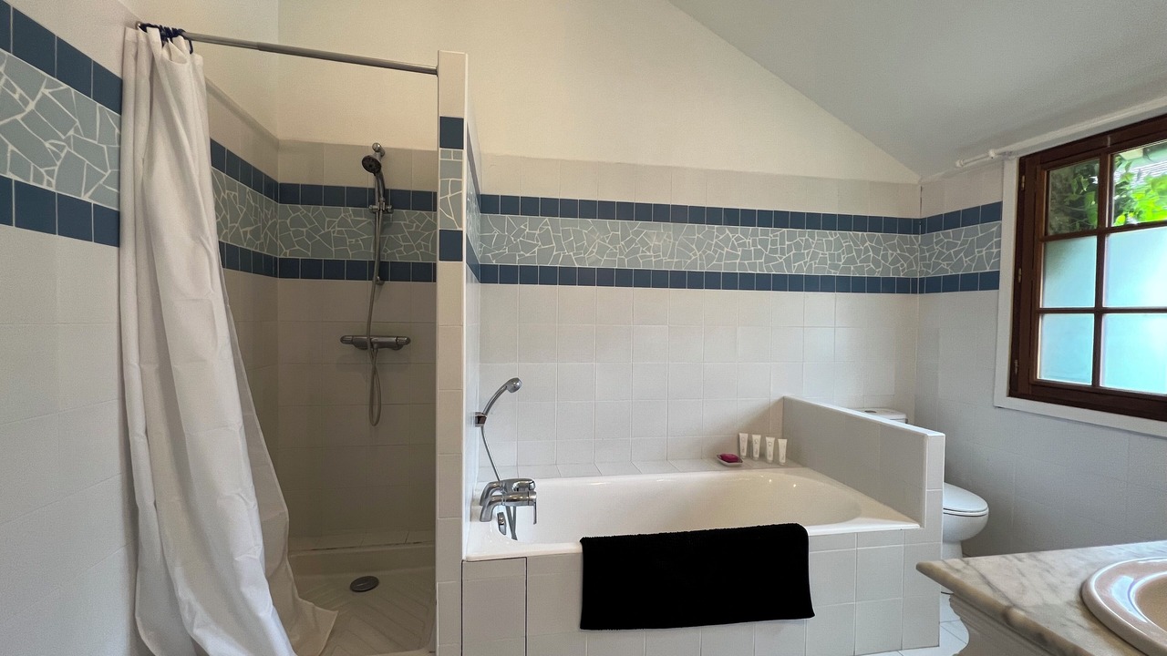 Photo of Bathroom in Noisy-sur-Ecole