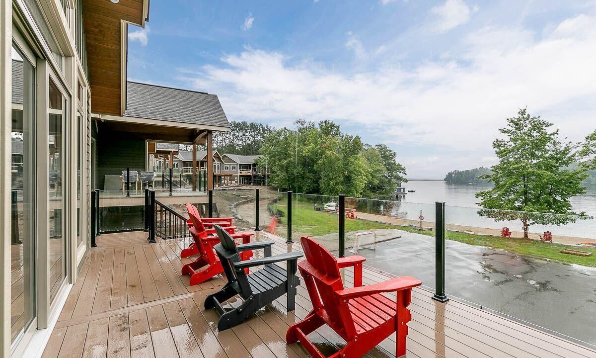 Photo of Patio Balcony in Muskoka Lakes