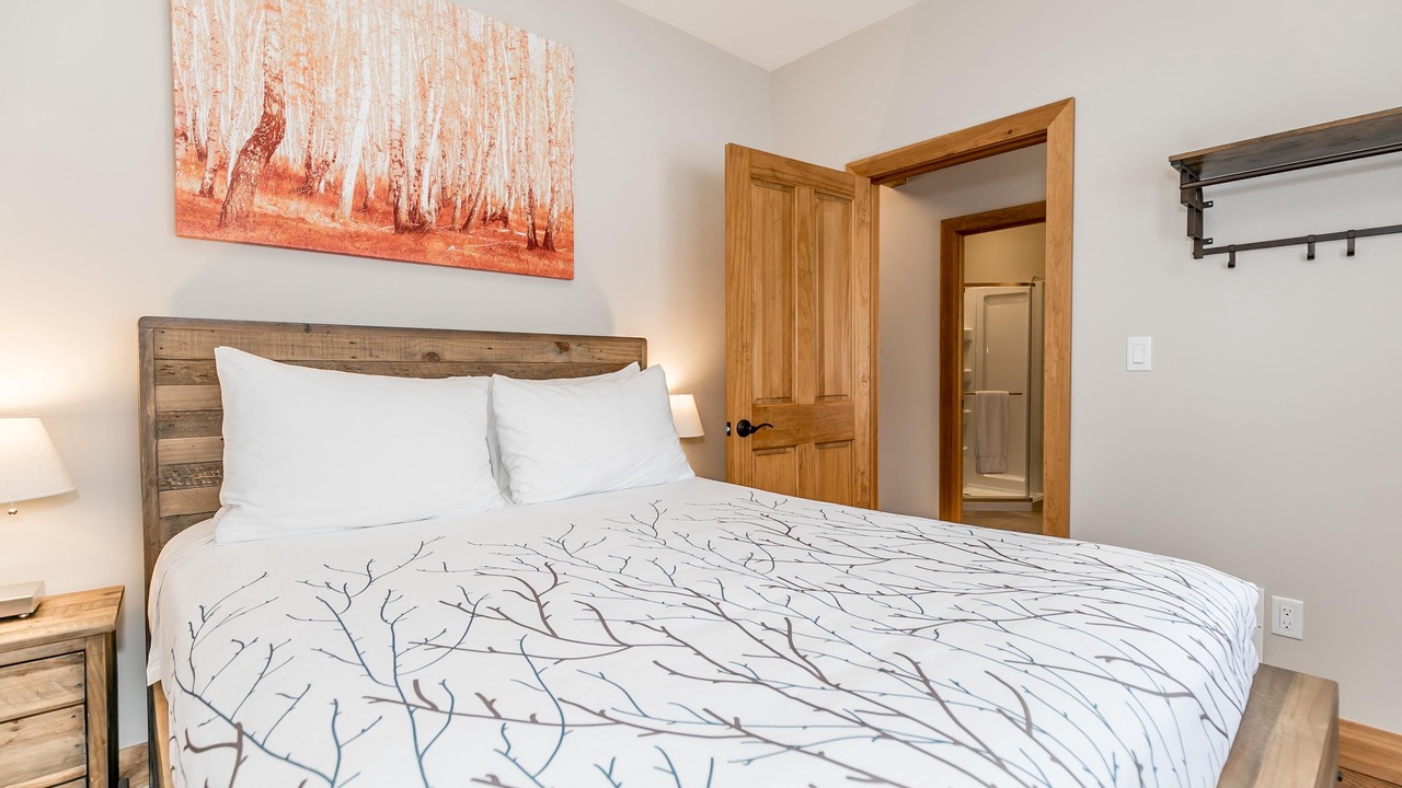 Photo of Bedroom in Muskoka Lakes