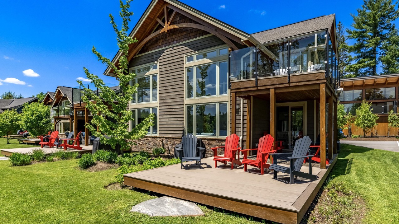 Photo of Patio Balcony in Muskoka Lakes