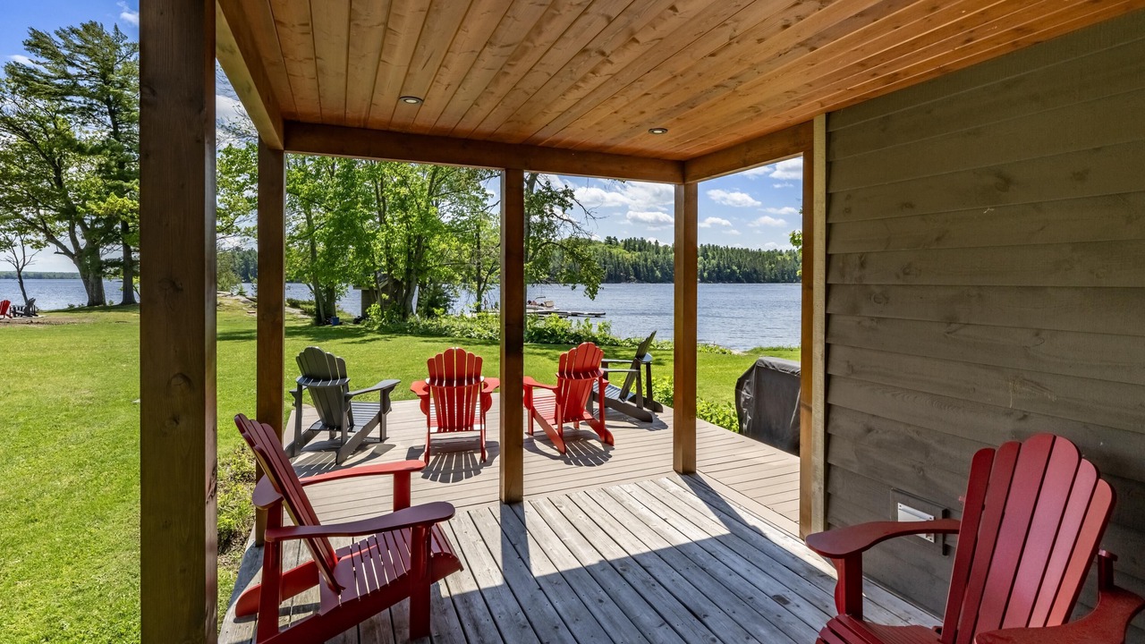 Photo of Patio Balcony in Muskoka Lakes
