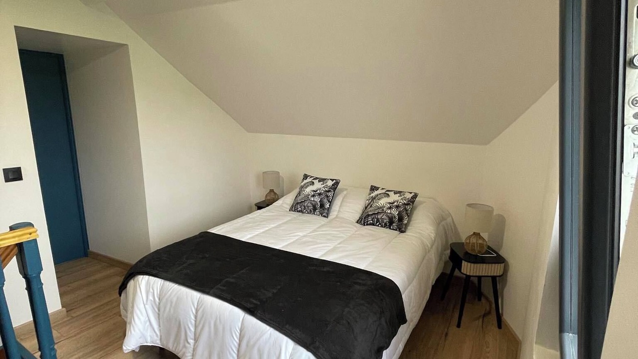 Photo of Bedroom in Esson