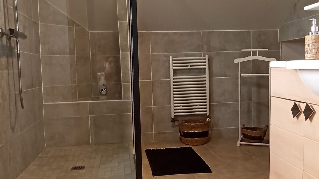 Photo of Bathroom in Esson