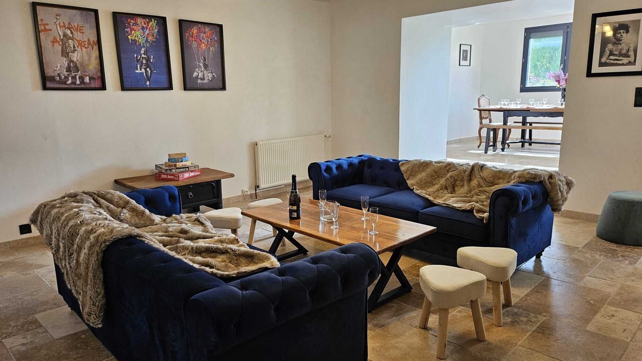 Photo of Livingroom in Esson