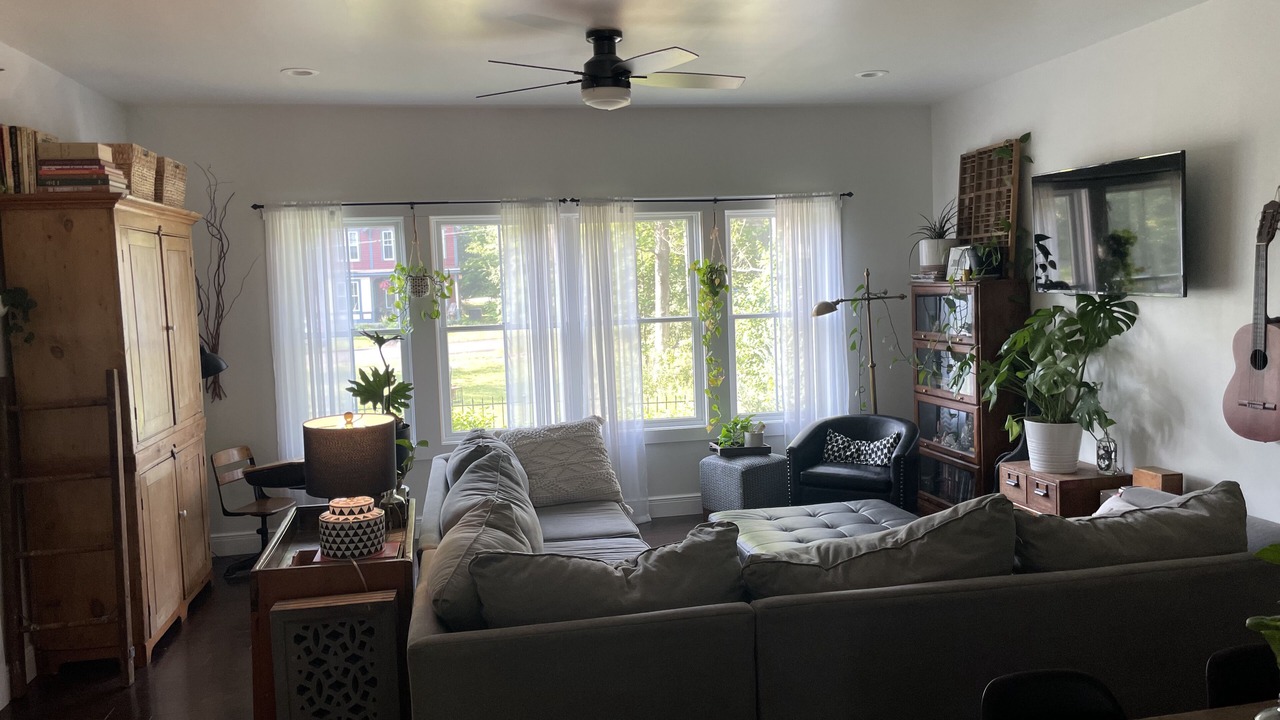 Photo of Livingroom in Round Lake