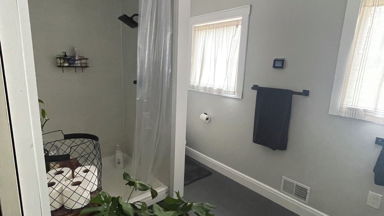 Photo of Bedroom in Round Lake