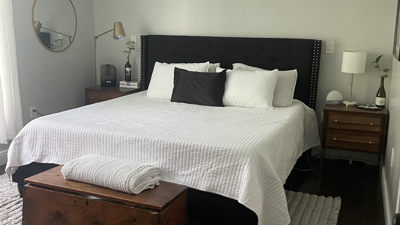 Photo of Bedroom in Round Lake