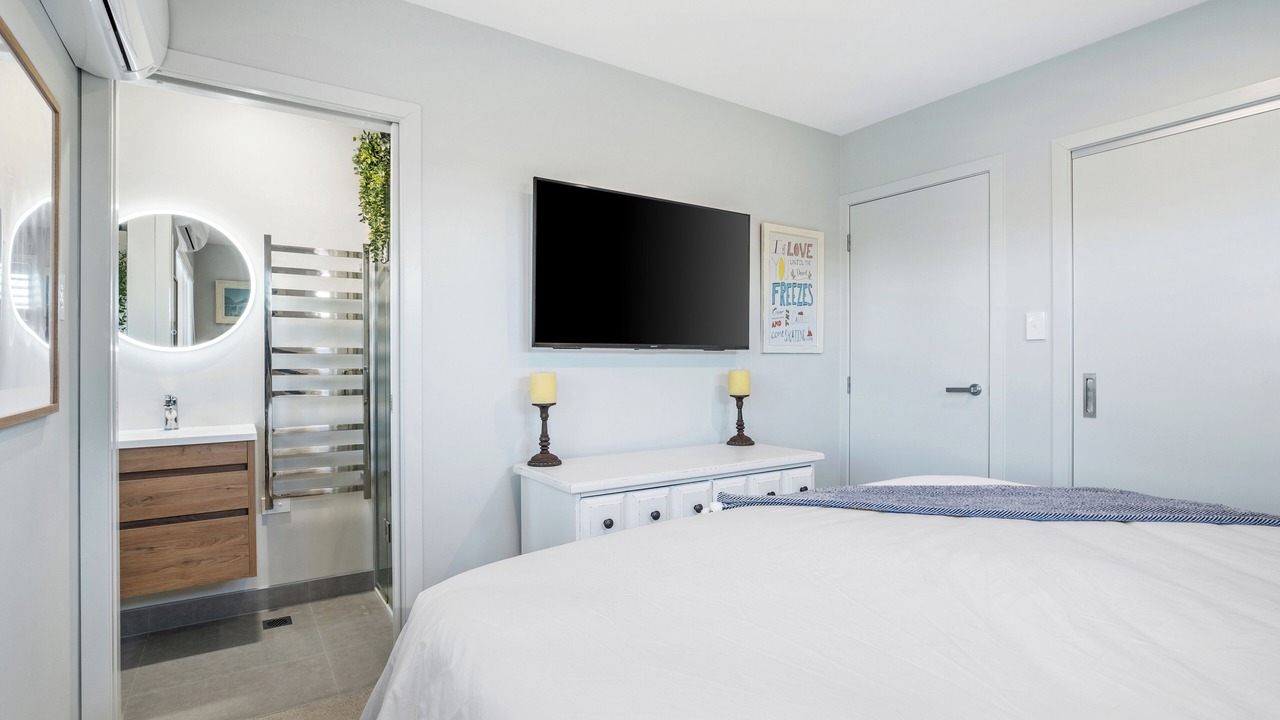 Photo of Bedroom in Long Bay