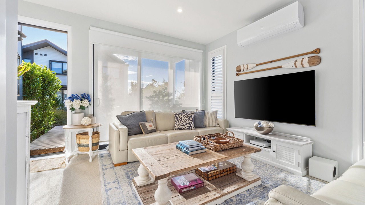 Photo of Livingroom in Long Bay