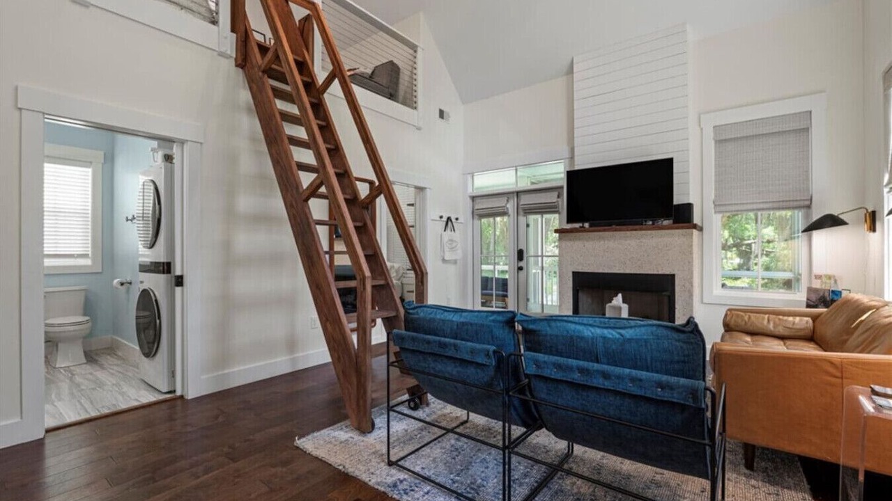 Photo of Livingroom in Uptown