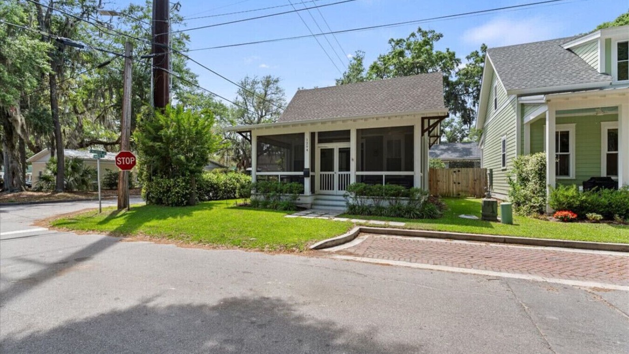 Photo of Outdoor in Uptown