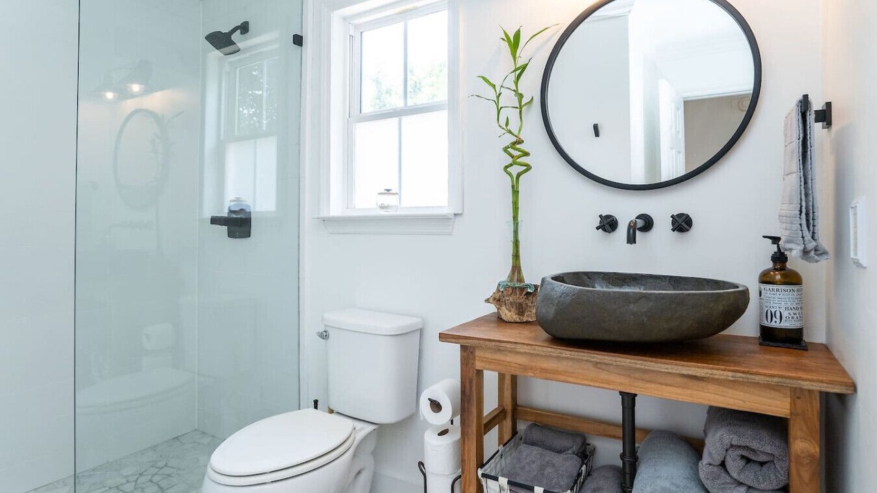 Photo of Bathroom in Northwest Quadrant