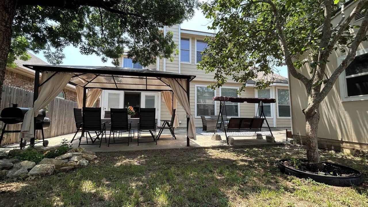 Photo of Patio Balcony in Helotes
