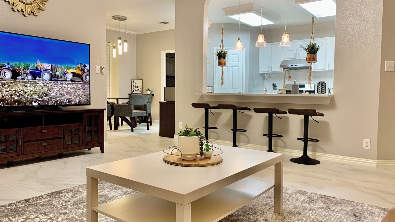 Photo of Livingroom in Helotes