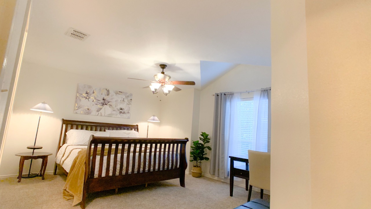 Photo of Bedroom in Helotes