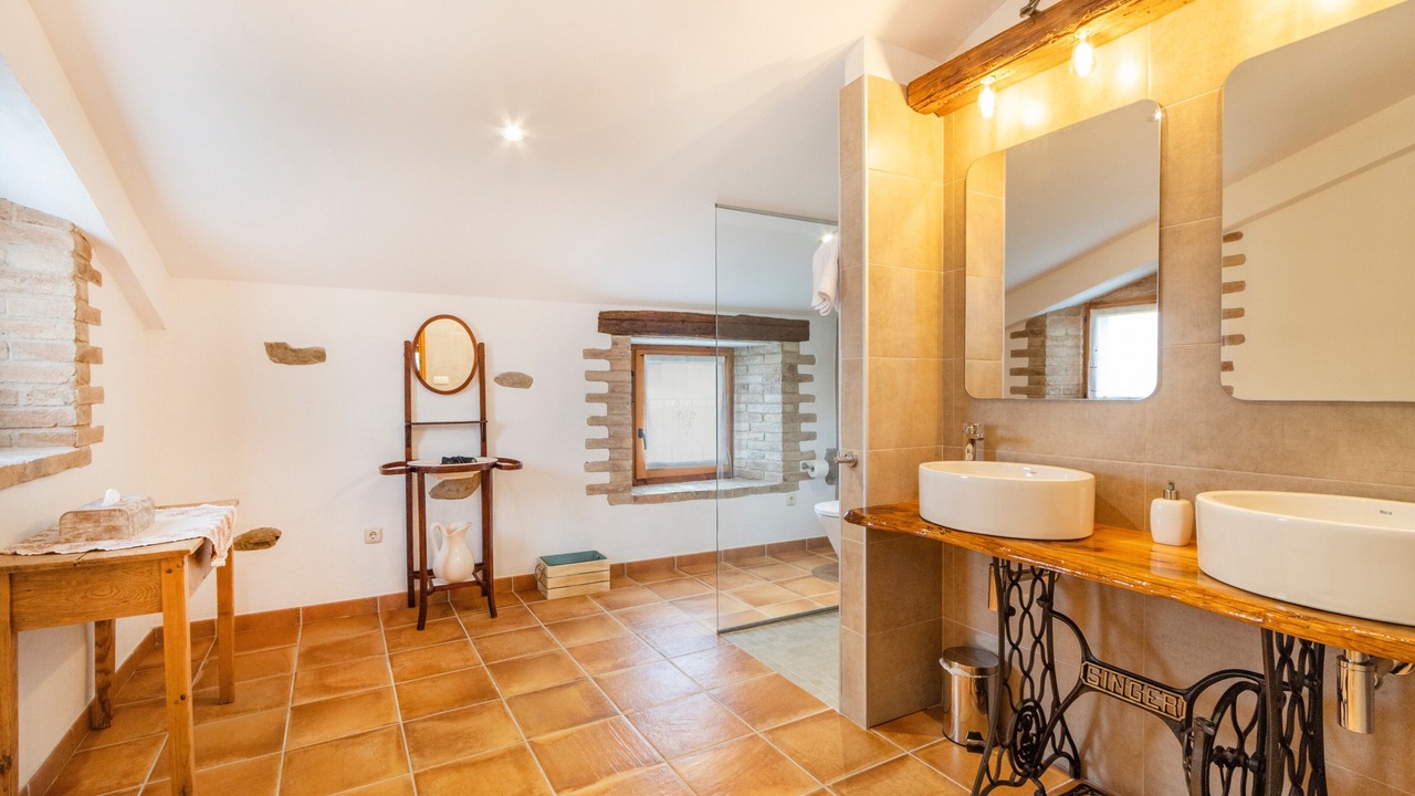 Photo of Bathroom in Solsona