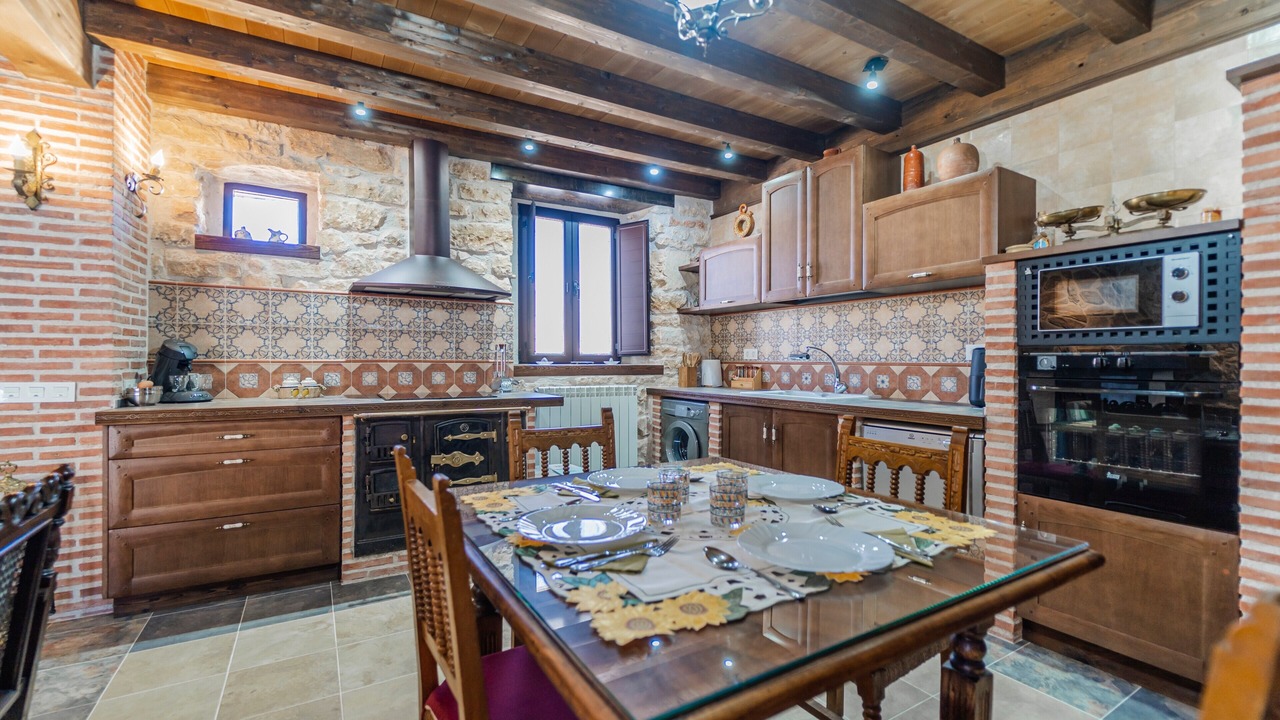 Photo of Kitchen in Moral de Hornuez