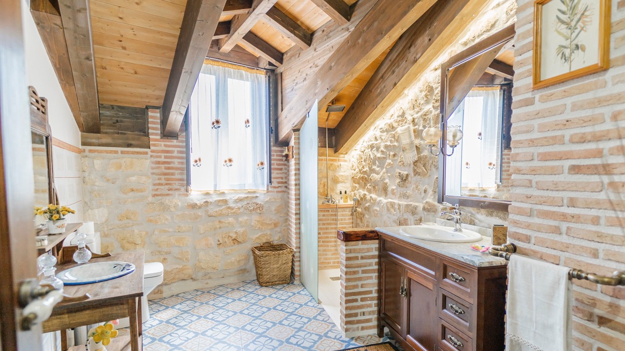 Photo of Bathroom in Moral de Hornuez