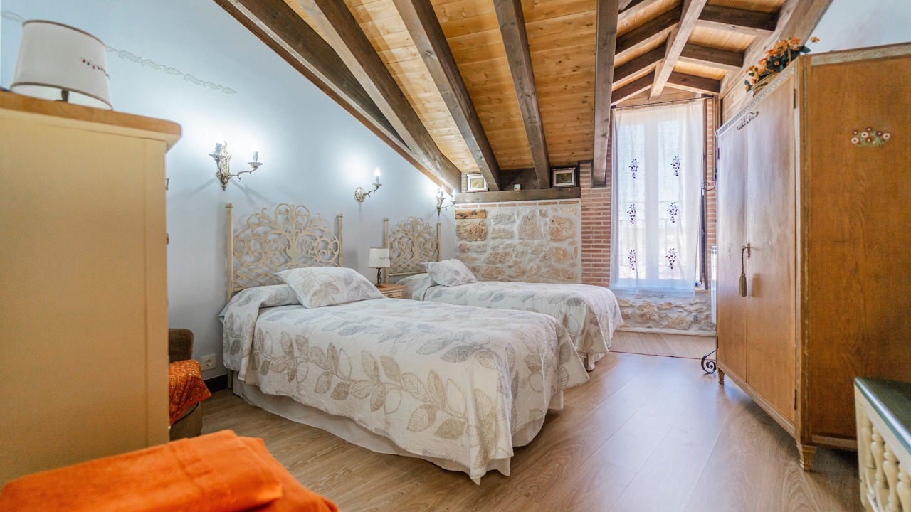 Photo of Bedroom in Moral de Hornuez
