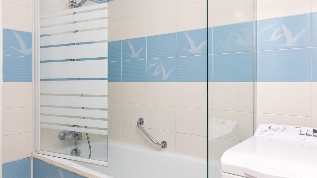 Photo of Bathroom in Saint-Coulomb