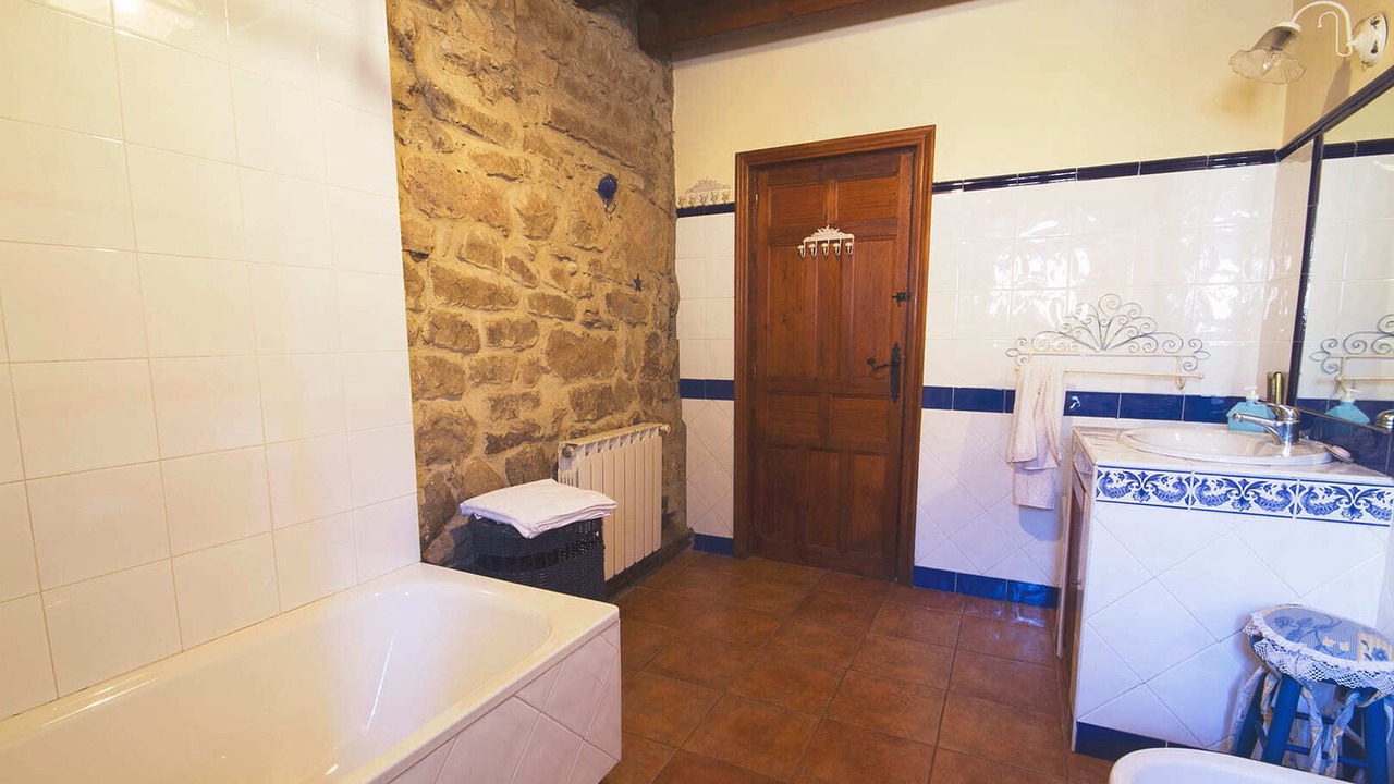 Photo of Bathroom in Navamuel
