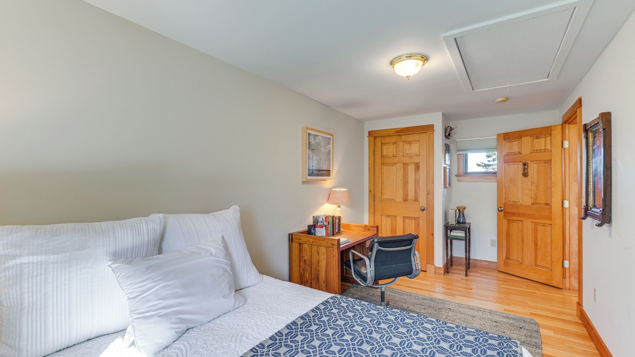 Photo of Bedroom in South Addison