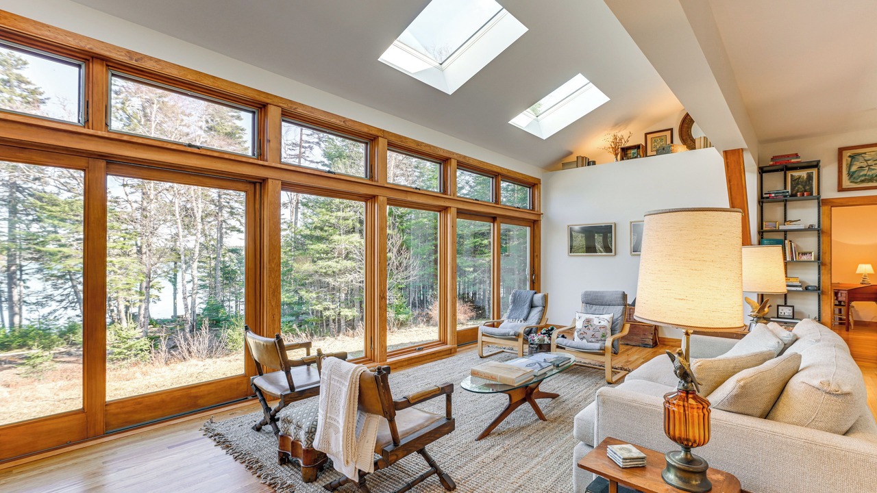 Photo of Livingroom in South Addison