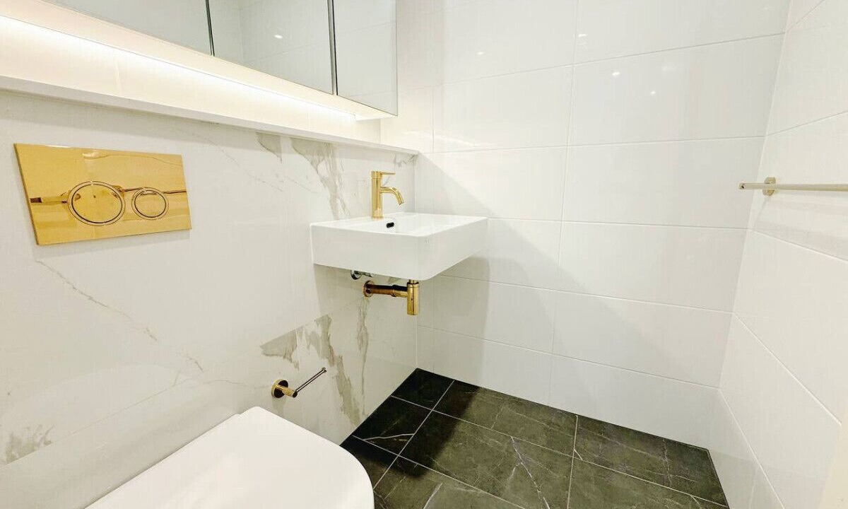 Photo of Bathroom in Wentworth Point