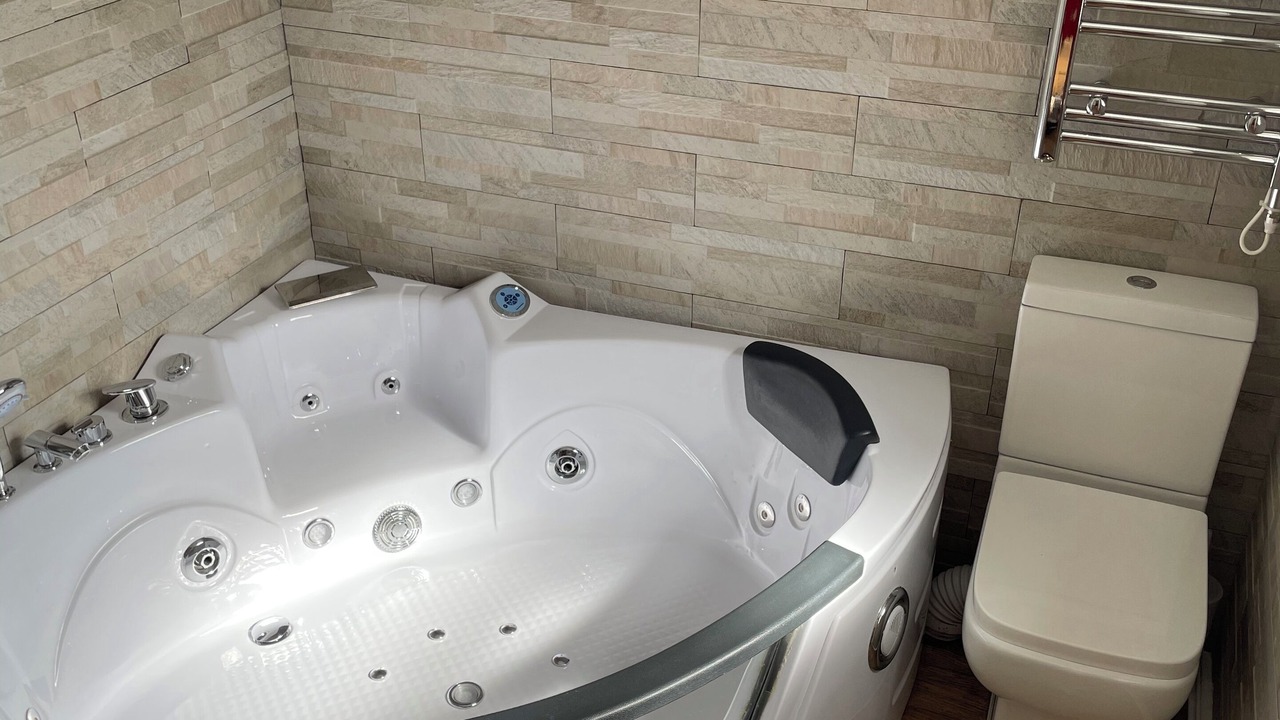 Photo of Bathroom in Thornhill