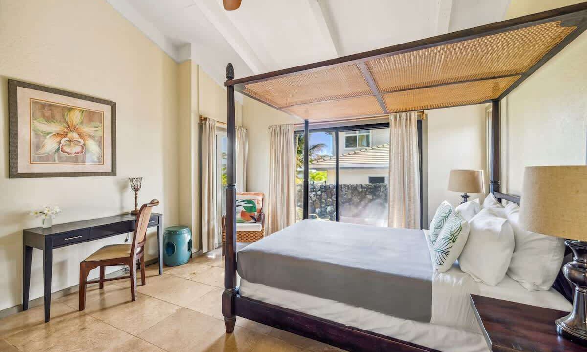 Photo of Bedroom in Poipu