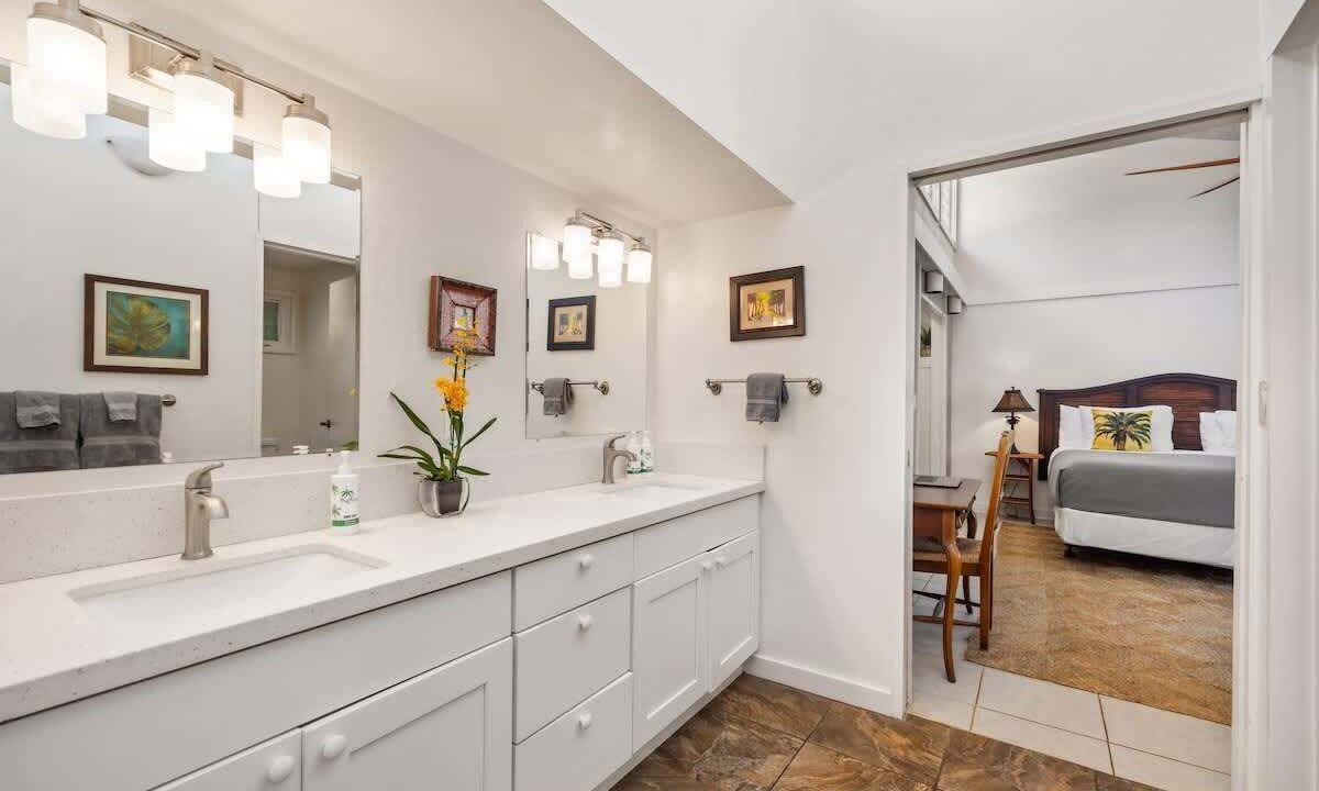 Photo of Bathroom in Poipu