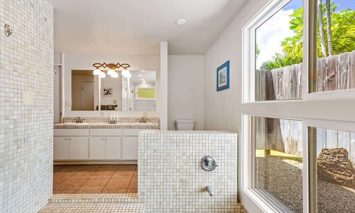 Photo of Bathroom in Poipu
