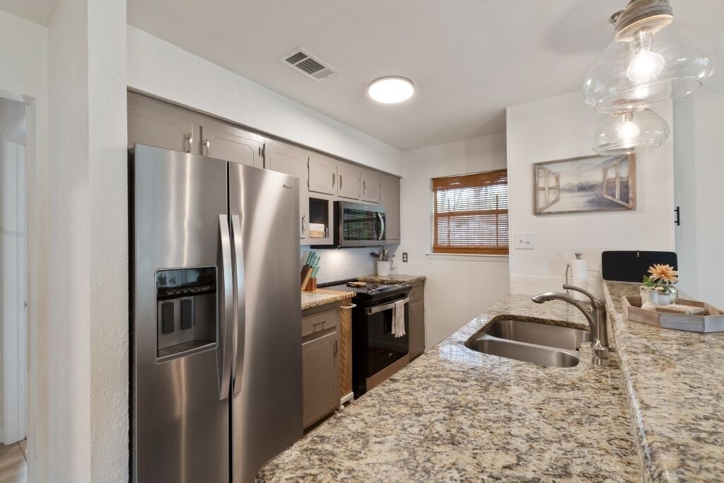 Photo of Kitchen in Gun Barrel City