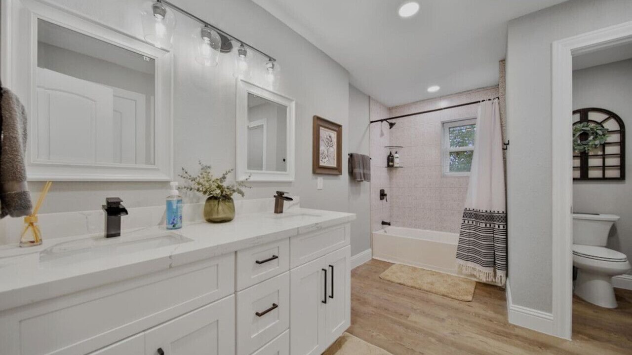 Photo of Bathroom in South Central Houston