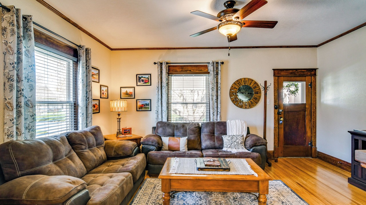 Photo of Livingroom in Winterset