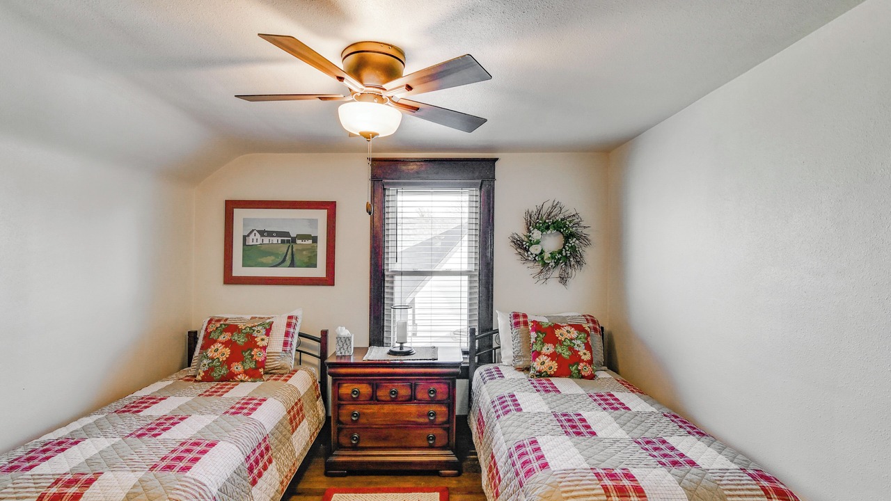 Photo of Bedroom in Winterset