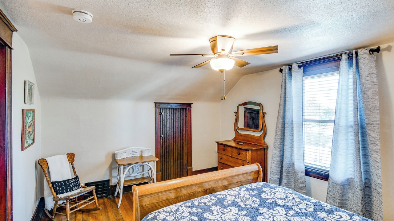 Photo of Bedroom in Winterset