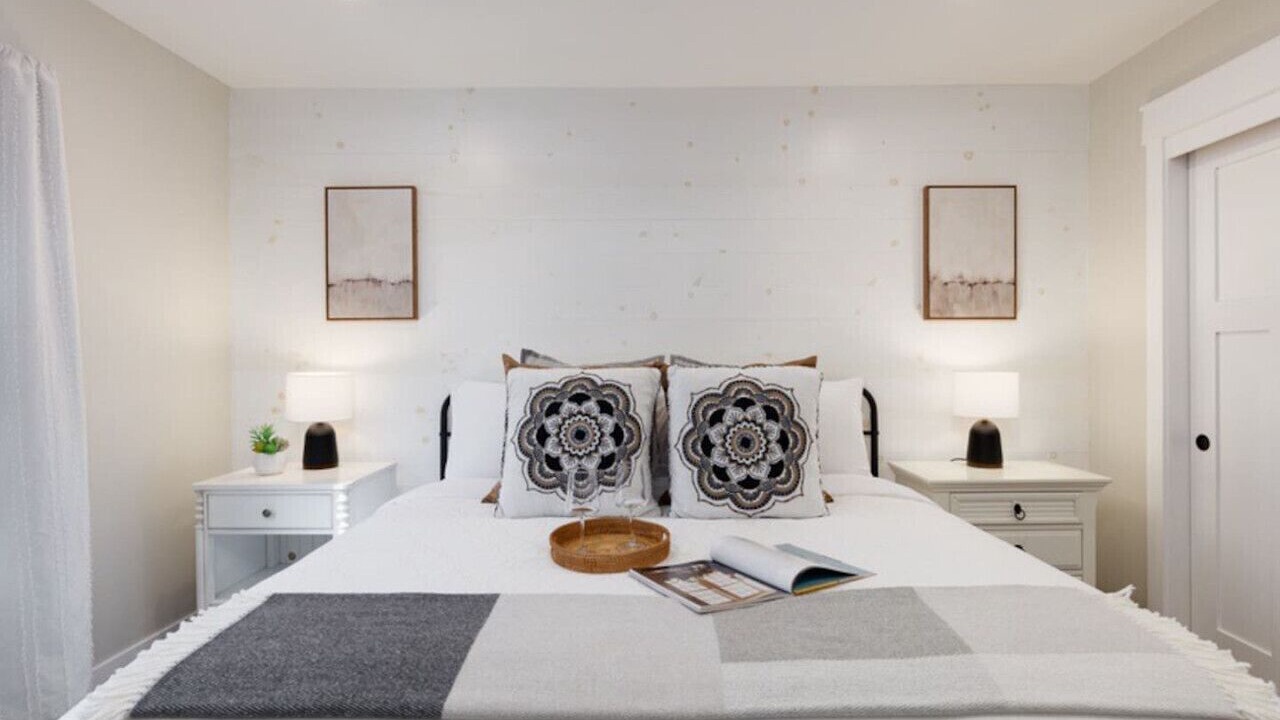 Photo of Bedroom in Paradise Valley Village