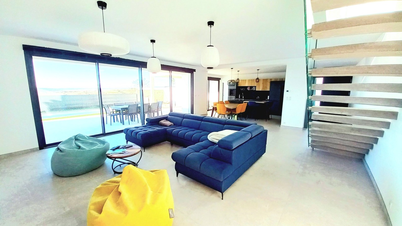 Photo of Livingroom in Caux