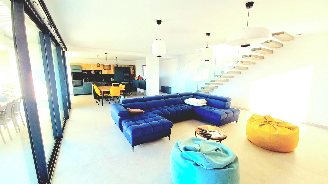 Photo of Livingroom in Caux