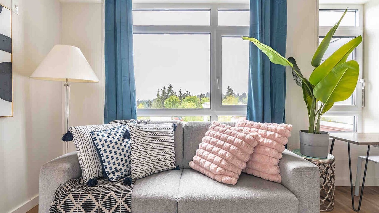 Photo of Livingroom in West Bellevue