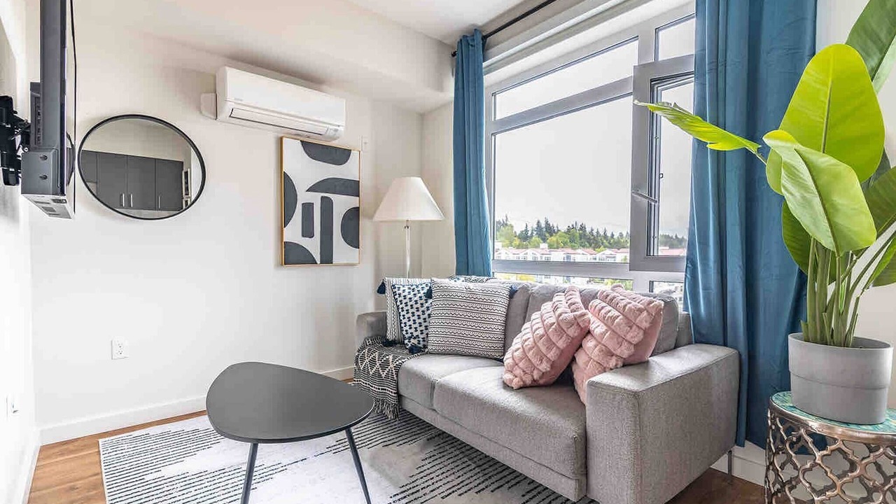 Photo of Livingroom in West Bellevue