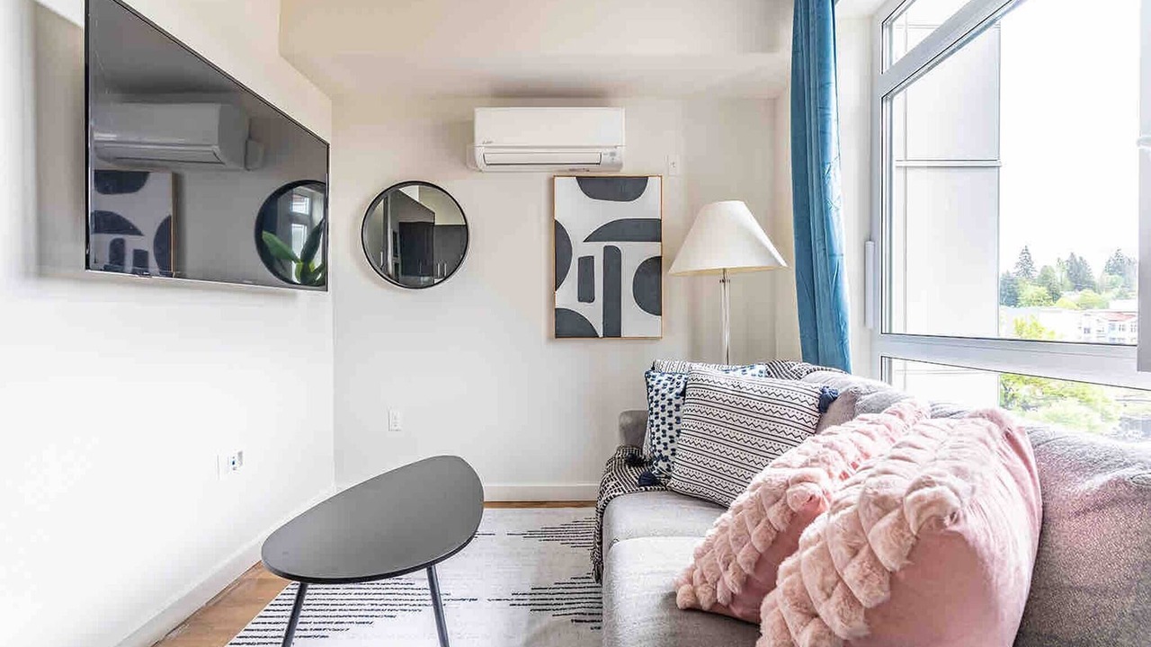 Photo of Livingroom in West Bellevue