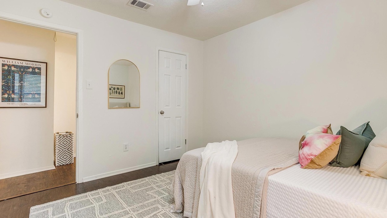 Photo of Bedroom in Fairmount
