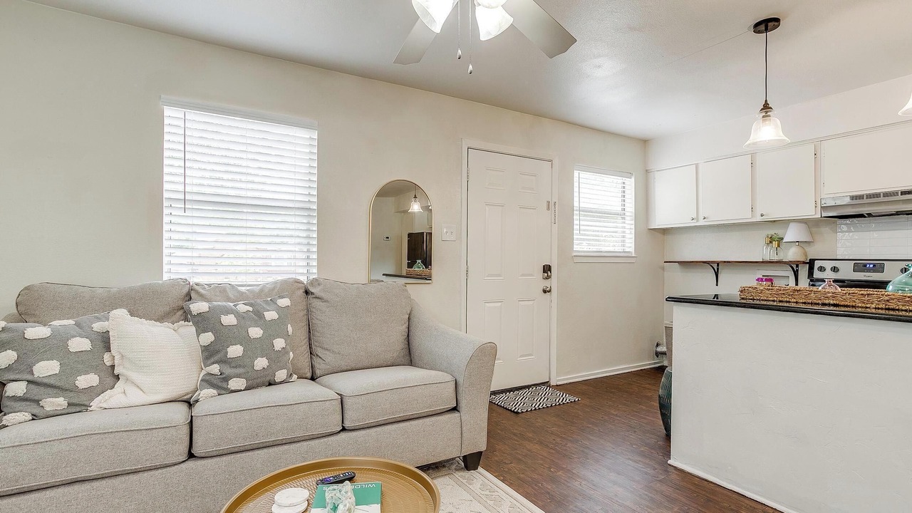 Photo of Livingroom in Fairmount