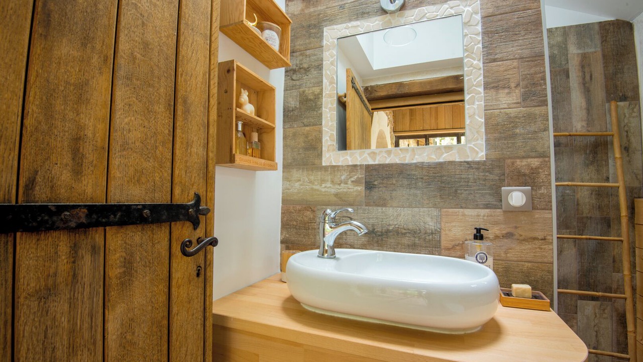 Photo of Bathroom in Les Rosiers-sur-Loire