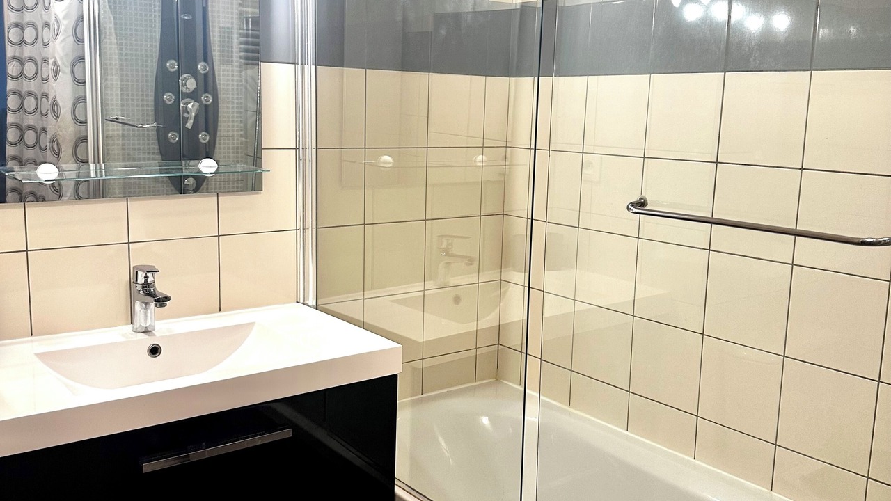 Photo of Bathroom in Pyramides