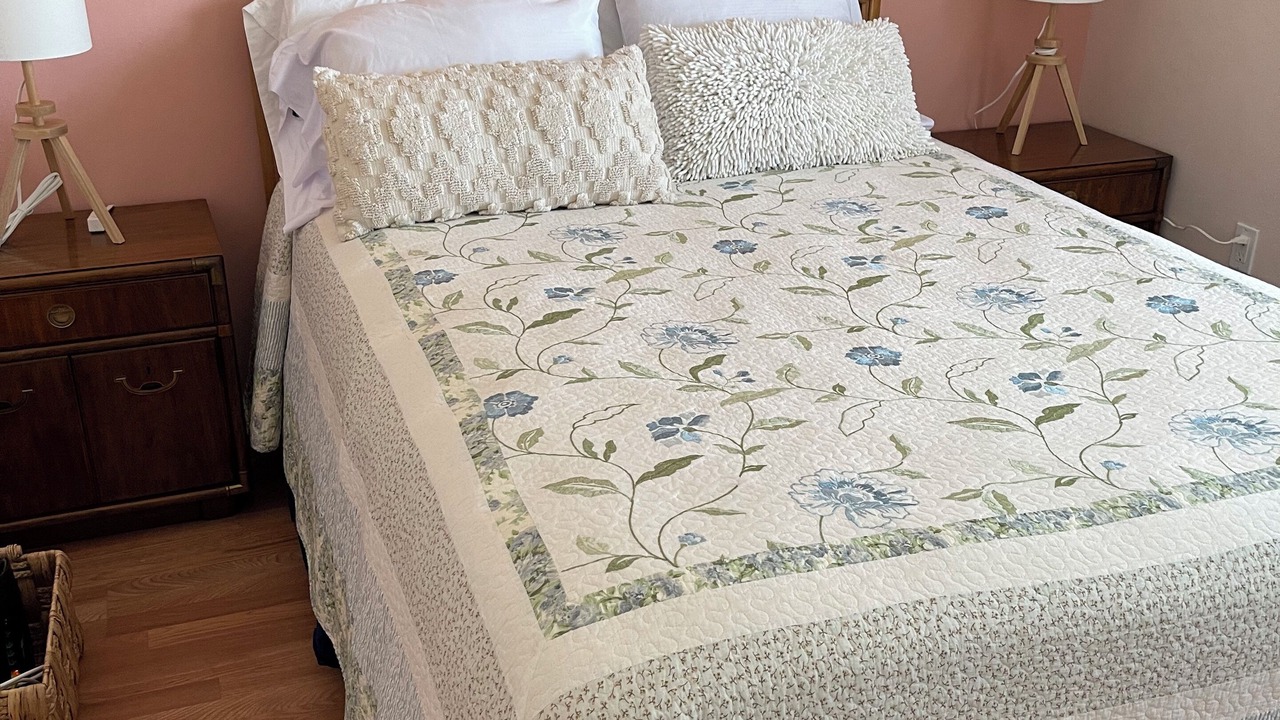 Photo of Bedroom in Seven Springs Homes