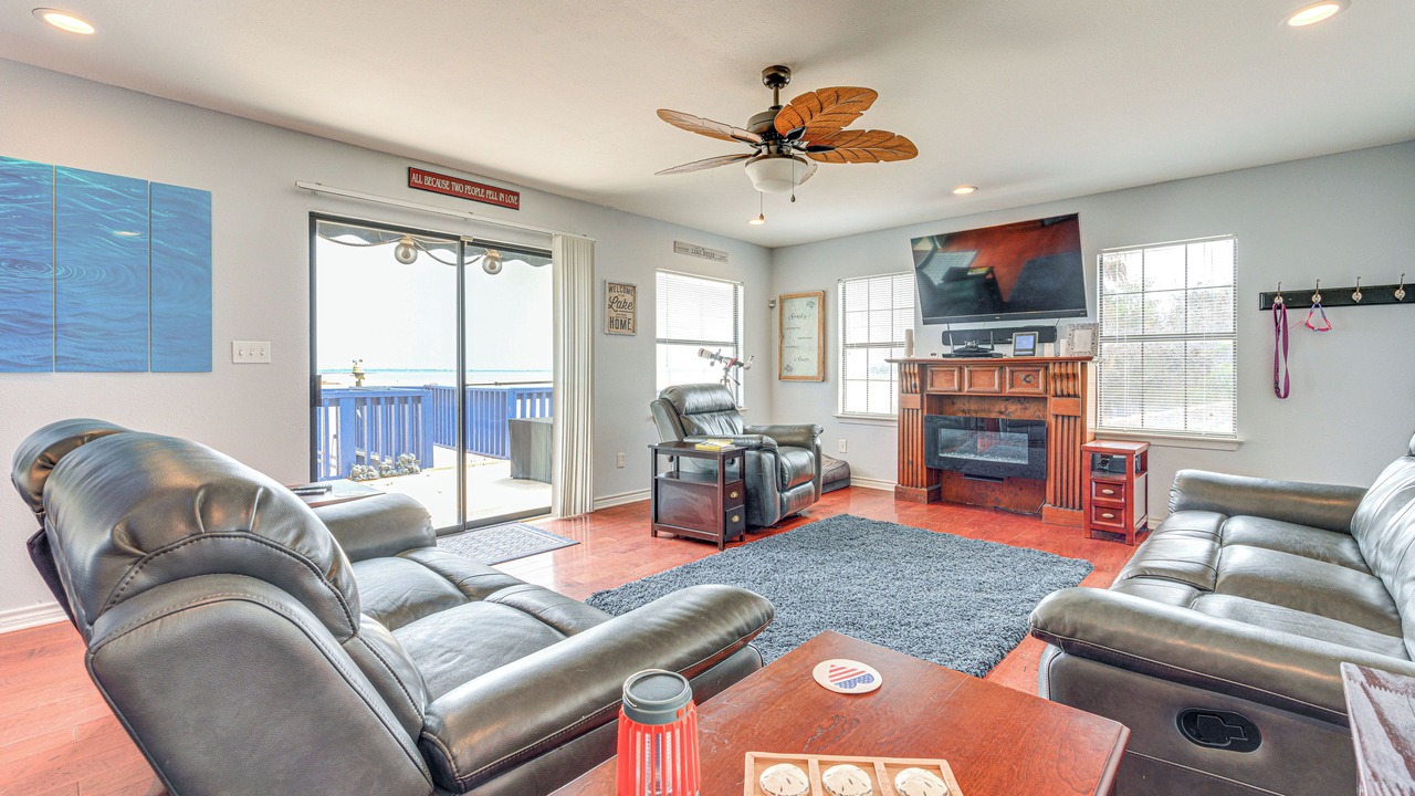 Photo of Livingroom in Burnet