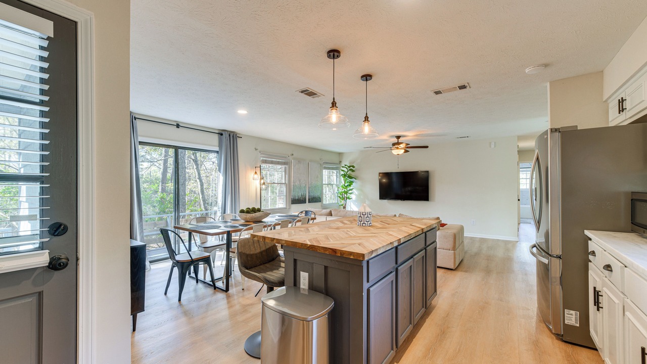 Photo of Others in Fortson